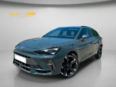 Usado Cupra Leon 150 CV (110 kW) 2025 Gris / plata Berlina