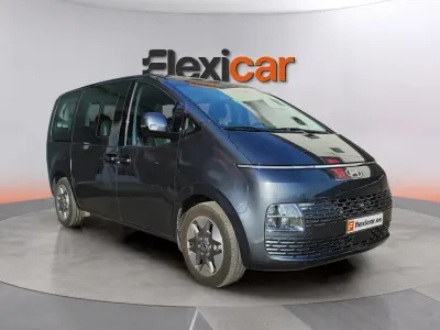 Usado Hyundai Staria 227 CV (166 kW) 2025 Gris Monovolumen