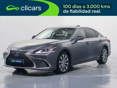 Usado Lexus ES300 Sport Line 178 CV (130 kW) 2021 Plateado Berlina