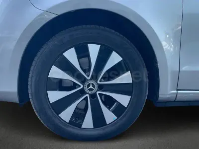Usado Mercedes V250 Avantgarde 190 CV (139 kW) 2023 Gris / plata Monovolumen