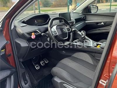 Usado Peugeot 3008 Active 130 CV (95 kW) 2020 Granate SUV