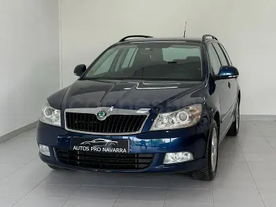 Käytetty Skoda Octavia 105 HP (77 kW) 2011 Sininen Farmari