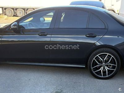 Usado Mercedes E300 306 CV (225 kW) 2023 Negro Berlina