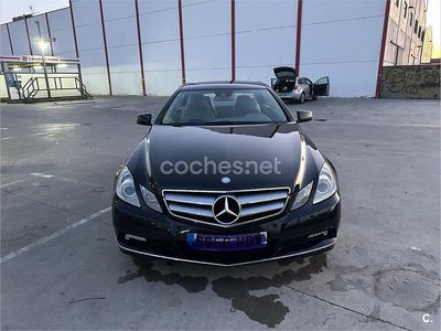 Usado Mercedes E220 Elegance 170 CV (125 kW) 2011 Negro Coupe