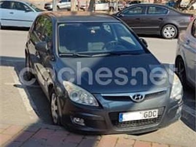 Usado Hyundai i30 Classic 109 CV (80 kW) 2008 Gris / plata Berlina