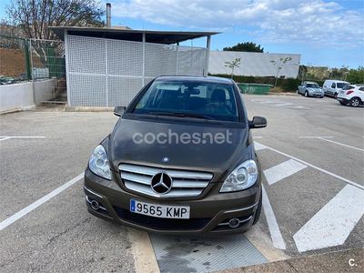 Mercedes B200