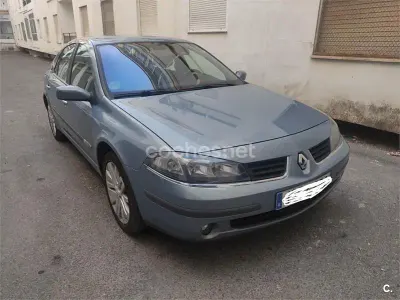 Usado Renault Laguna II Dynamique 150 CV (110 kW) 2006 Azul Berlina