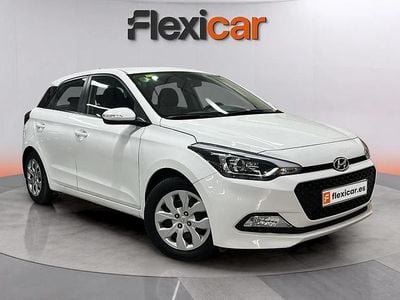 Usado Hyundai i20 84 CV (61 kW) 2016 Blanco Berlina