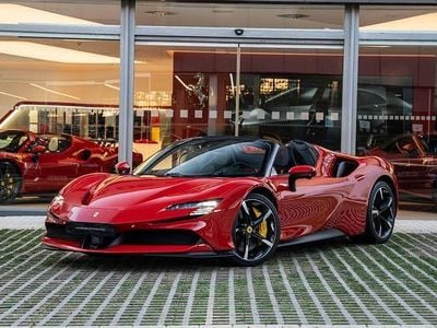 Usado Ferrari SF90 1030 CV (757 kW) 2025 Rojo Descapotable