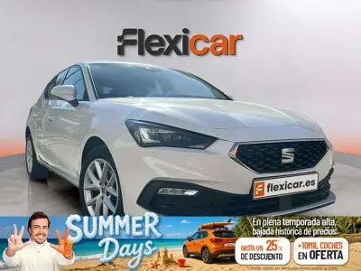 Usado Seat Leon Reference 116 CV (85 kW) 2022 Blanco Utilitario