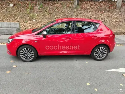 Usado Seat Ibiza SC CONNECT 90 CV (66 kW) 2016 Rojo Utilitario