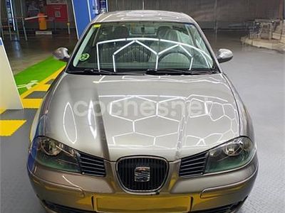 Usado Seat Ibiza 75 CV (55 kW) 2003 Gris / plata Berlina