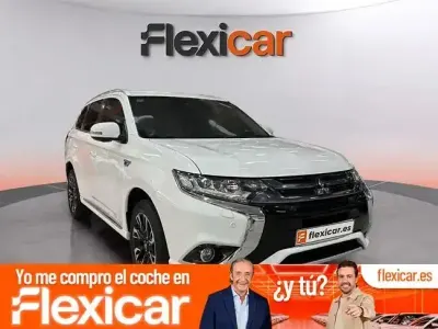 Usado Mitsubishi Outlander P-HEV 203 CV (149 kW) 2017 Blanco SUV