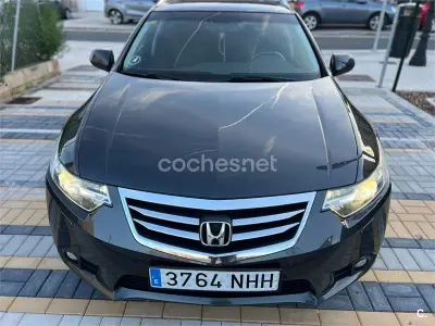 Usado Honda Accord Executive 150 CV (110 kW) 2012 Gris / plata Familiar