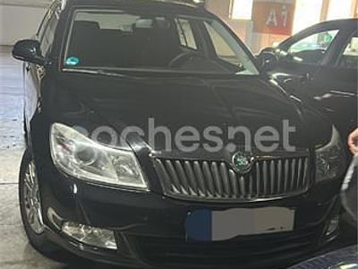 Usado Skoda Octavia Executive 160 CV (117 kW) 2011 Negro Familiar