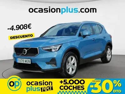 Käytetty Volvo XC40 Core 163 HP (119 kW) 2023 Sininen Katumaasturi
