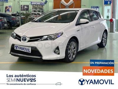 Usado Toyota Auris Hybrid Active 136 CV (100 kW) 2015 Blanco Berlina