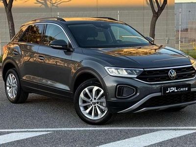 Usado VW T-Roc Life 150 CV (110 kW) 2023 Gris SUV