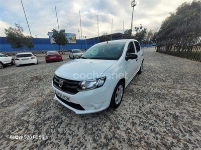 Usado Dacia Sandero Lauréate 75 CV (55 kW) 2014 Blanco Berlina