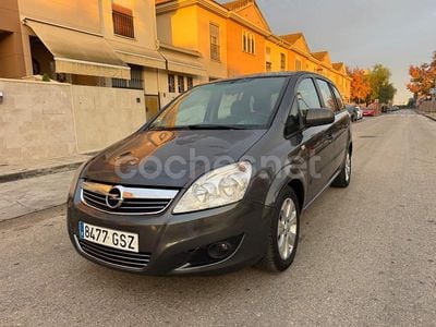 Gris / plata Usado 2010 Opel Zafira Essentia Monovolumen | 4499 € (Precio justo)