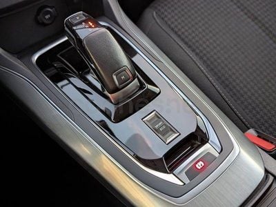 Usado Peugeot 308 SW Style 131 CV (96 kW) 2021 Gris / plata Familiar