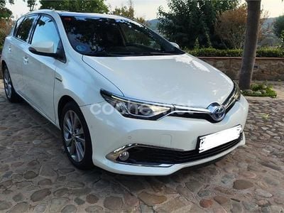 Toyota Auris Hybrid