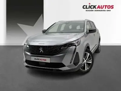 Usado Peugeot 5008 Allure 131 CV (96 kW) 2023 Gris SUV