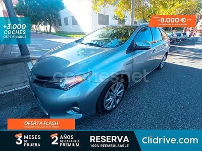 Usado Toyota Auris Hybrid Advance 136 CV (100 kW) 2014 Gris / plata Familiar