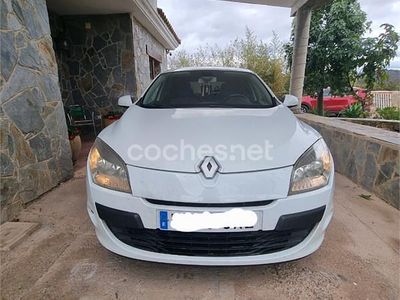 Blanco Usado 2009 Renault Mégane Dynamique Berlina | 3700 € (Precio justo)