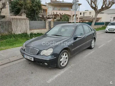Usado Mercedes C270 Elegance 170 CV (125 kW) 2001 Azul Berlina
