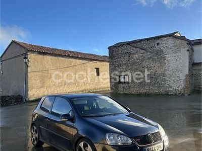 Usado VW Golf IV Highline 105 CV (77 kW) 2005 Negro Berlina