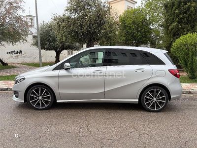 Usado Mercedes B200 136 CV (100 kW) 2016 Gris / plata Monovolumen