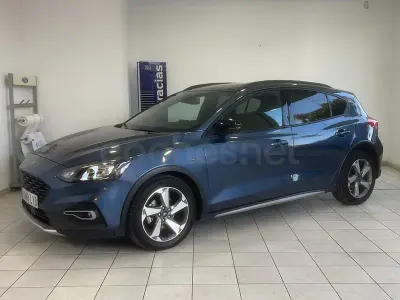 Usado Ford Focus Active X 125 CV (91 kW) 2022 Azul Berlina
