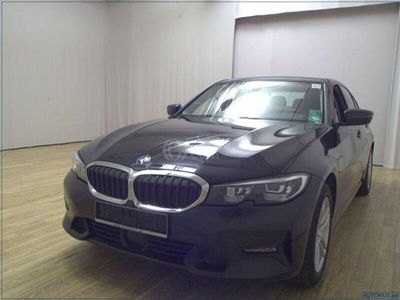 BMW 330e