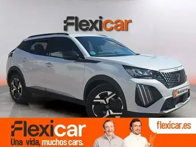 Usado Peugeot 2008 Allure 100 CV (73 kW) 2023 Blanco SUV