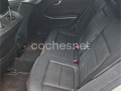 Usado Mercedes E220 170 CV (125 kW) 2015 Blanco Familiar