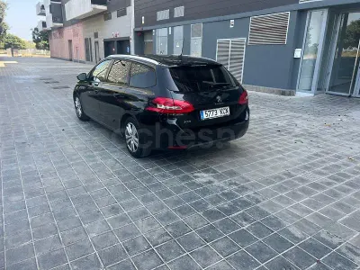 Usado Peugeot 308 SW Style 130 CV (95 kW) 2017 Negro Familiar