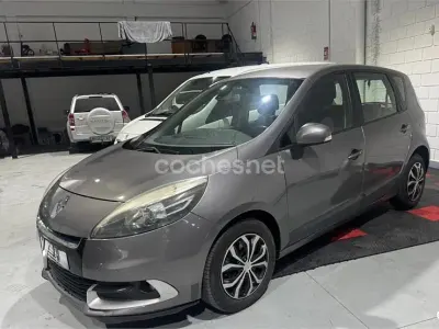 Usado Renault Scénic III 110 CV (80 kW) 2012 Gris / plata Monovolumen