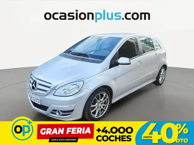 Usado Mercedes B180 109 CV (80 kW) 2010 Gris Monovolumen