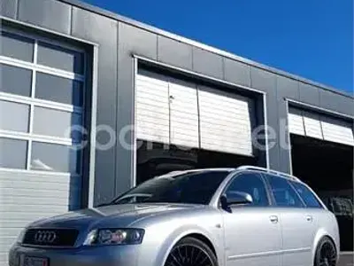 Usado Audi A4 220 CV (161 kW) 2003 Gris / plata Familiar