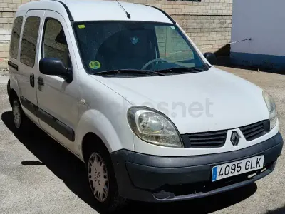 Usado Renault Kangoo 70 CV (51 kW) 2009 Blanco Familiar