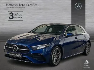Usado Mercedes A180 AMG line 136 HP (100 kW) 2025 Azul Sedan