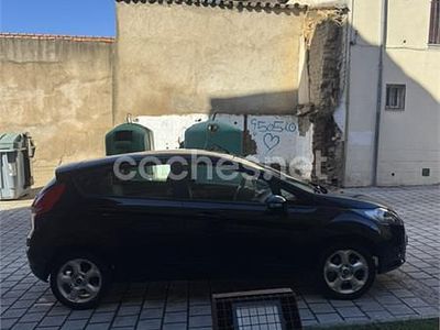 Negro Usado 2009 Ford Fiesta Trend Berlina | 4700 € (Precio justo)