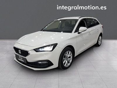 Usado Seat Leon Style 115 CV (84 kW) 2021 Blanco Familiar