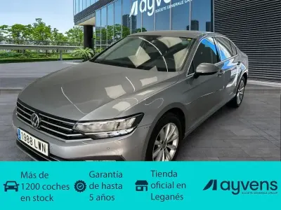 Usado VW Passat Executive 122 CV (89 kW) 2022 Gris Familiar