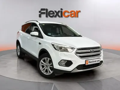 Usado Ford Kuga Titanium 120 CV (88 kW) 2018 Blanco SUV