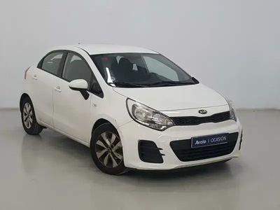 Usado Kia Rio 84 CV (61 kW) 2017 Blanco Berlina