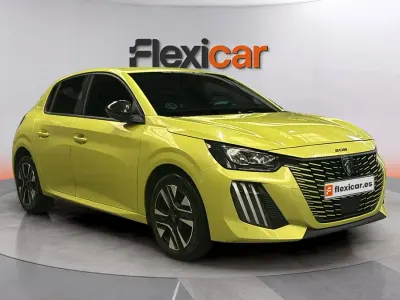 Usado Peugeot 208 Allure 101 CV (74 kW) 2025 Amarillo Utilitario