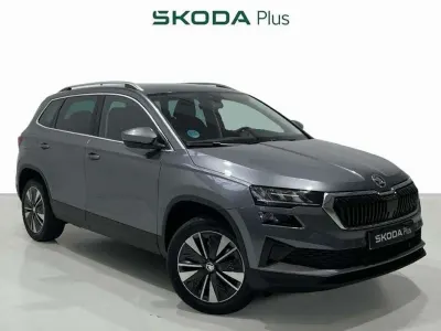 Usado Skoda Karoq Ambition 150 CV (110 kW) 2022 Gris SUV
