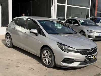 Usado Opel Astra Design & Tech 122 CV (89 kW) 2021 Plateado Utilitario